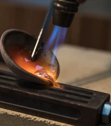 melting-iron-high-temperature_11